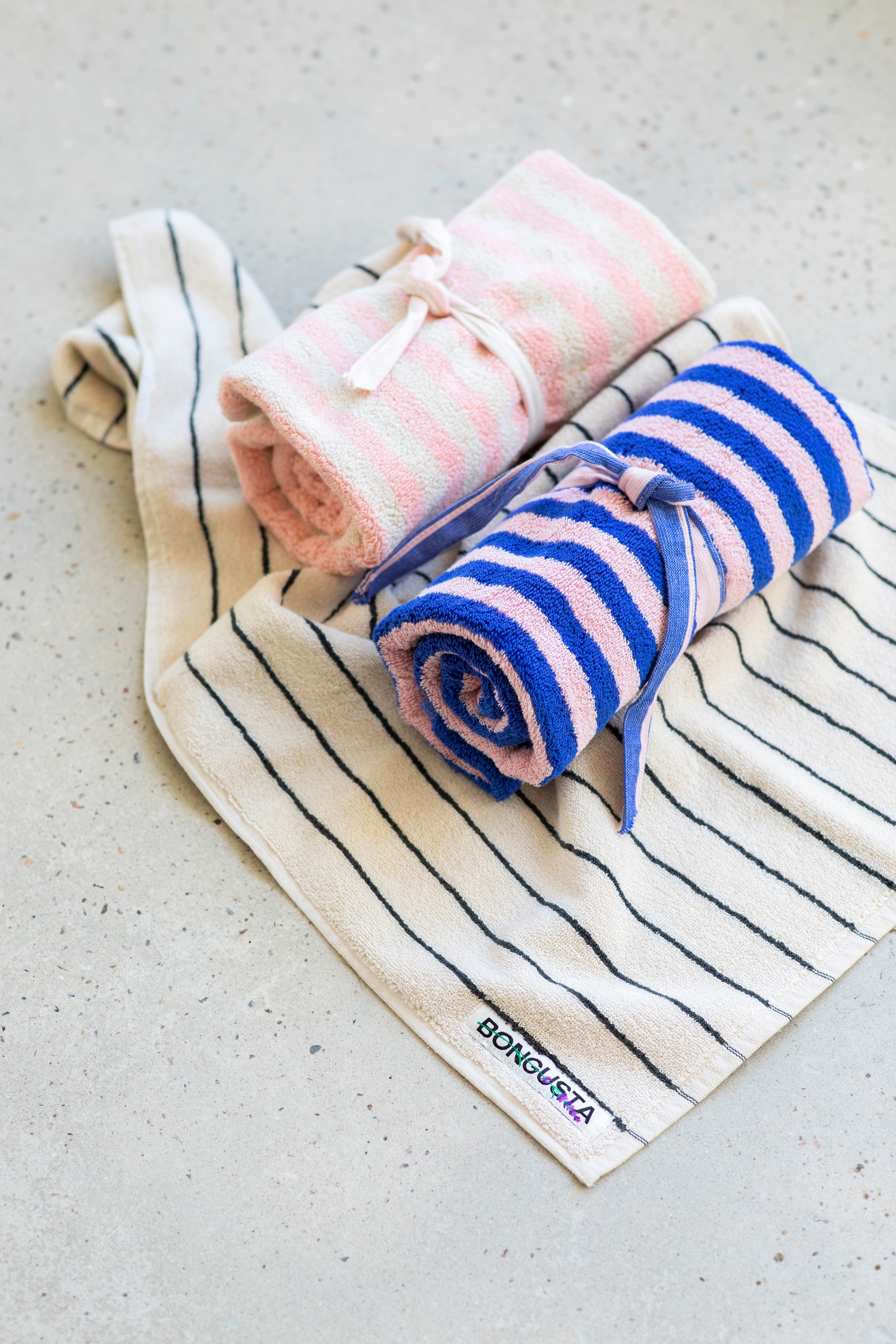 מגבת רחצה NARAM -  קרם שחור