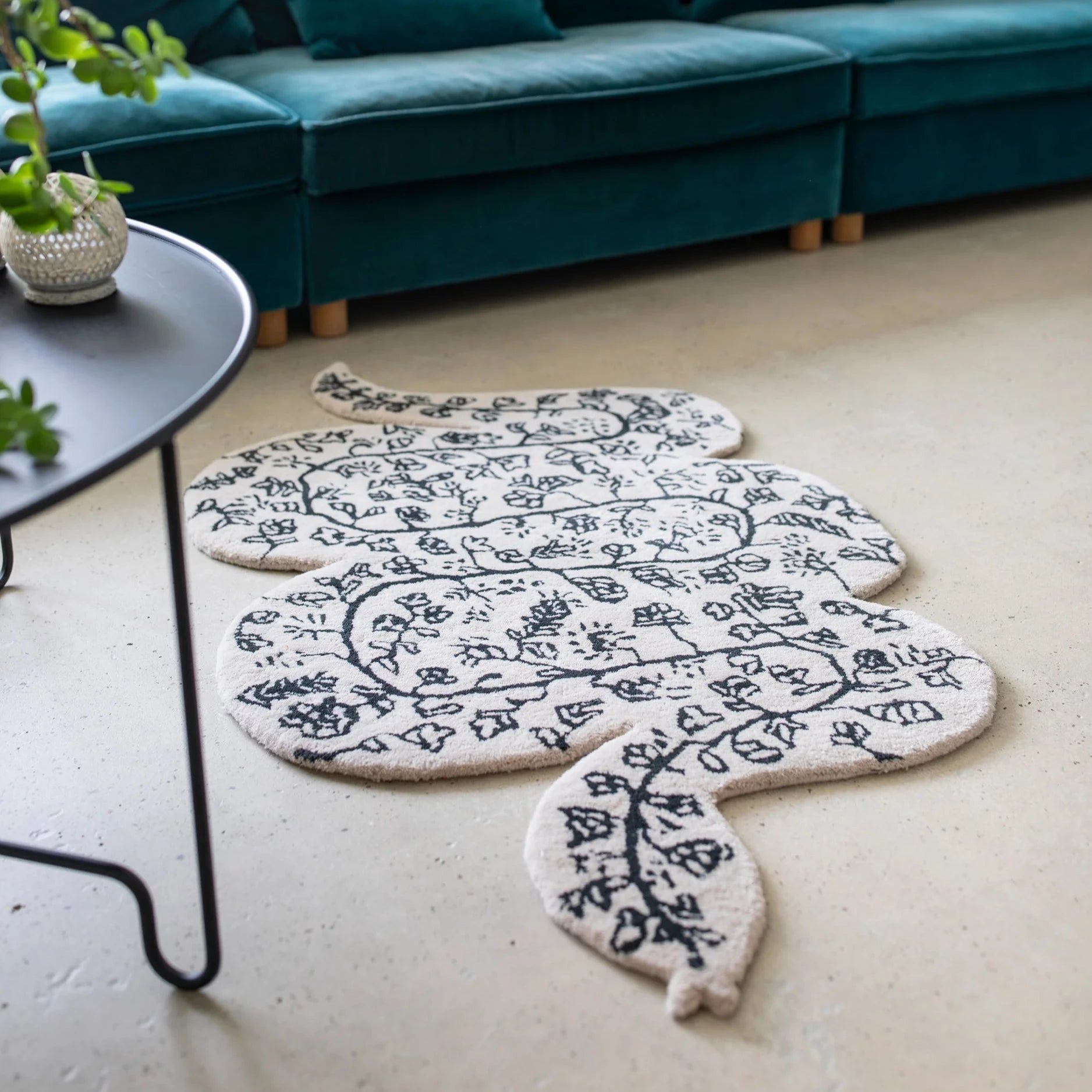 שטיח נחש - קרם & דיו