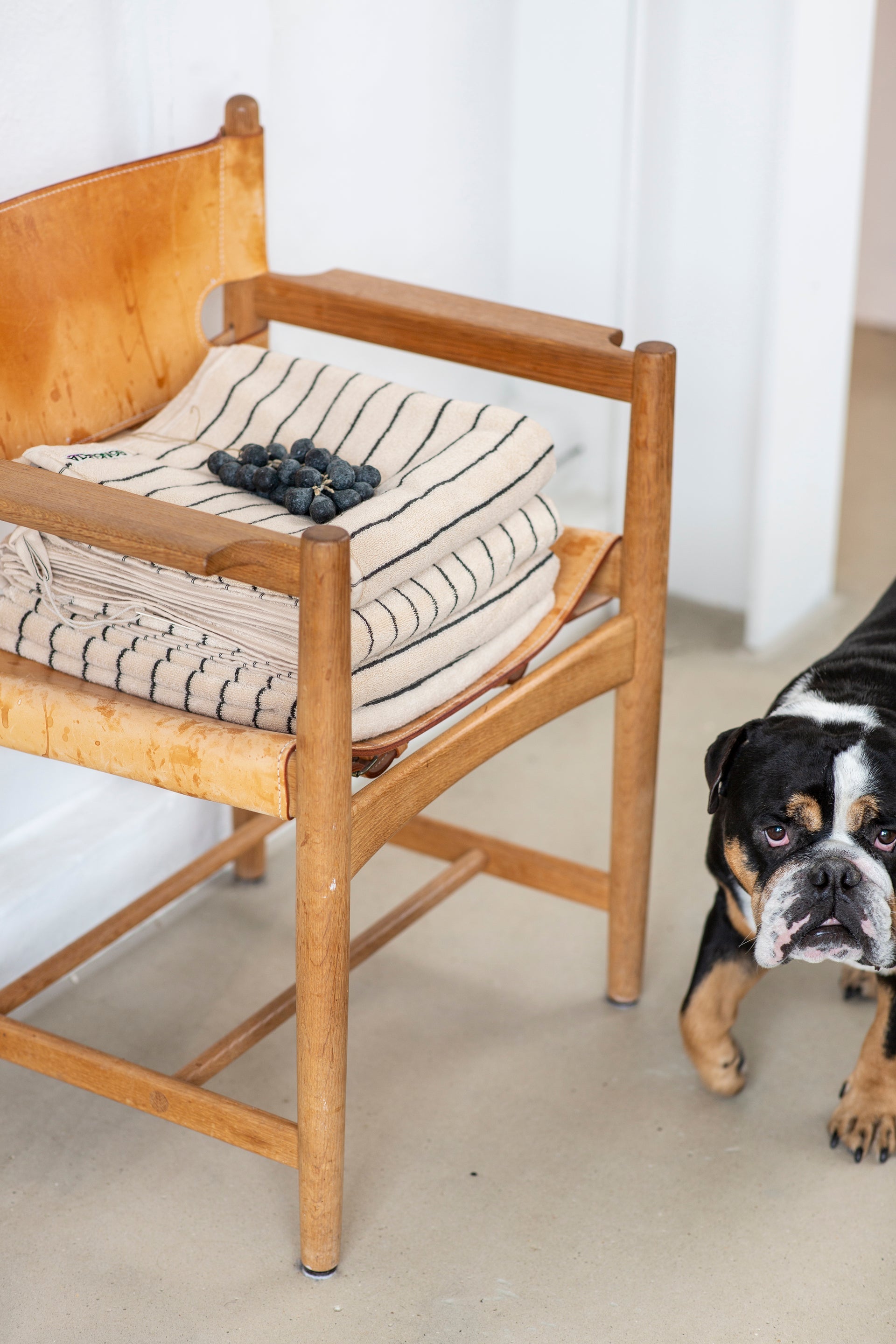 מגבת רחצה NARAM -  קרם שחור